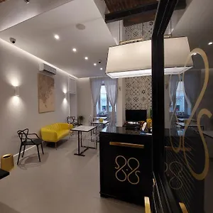 Couette-café L'infinito 88, Naples